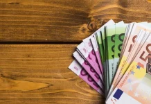 Traumwörterbuch: Was es bedeutet, wenn Sie Geld träumen (Papier und Münze)